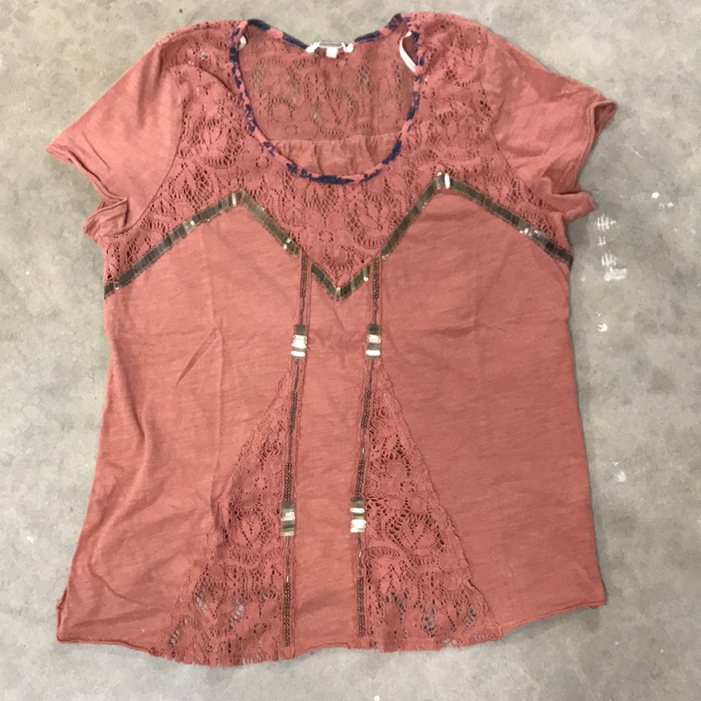 gimmicks by BKE Rust Lace & Sequin Short Sleeve Tee